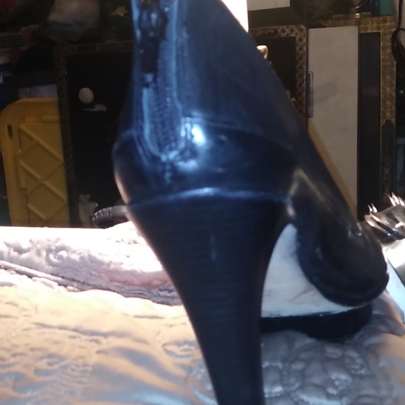 BCBG 10 leather booties - Picture 4 of 9